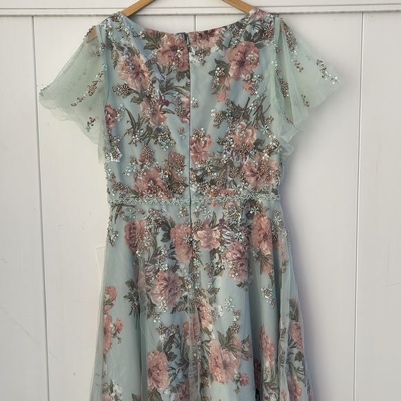 Mac Duggal - Blue Multi Floral Flutter Sleeve V-Neck Maxi Dress - Size 10 - Picture 12 of 17